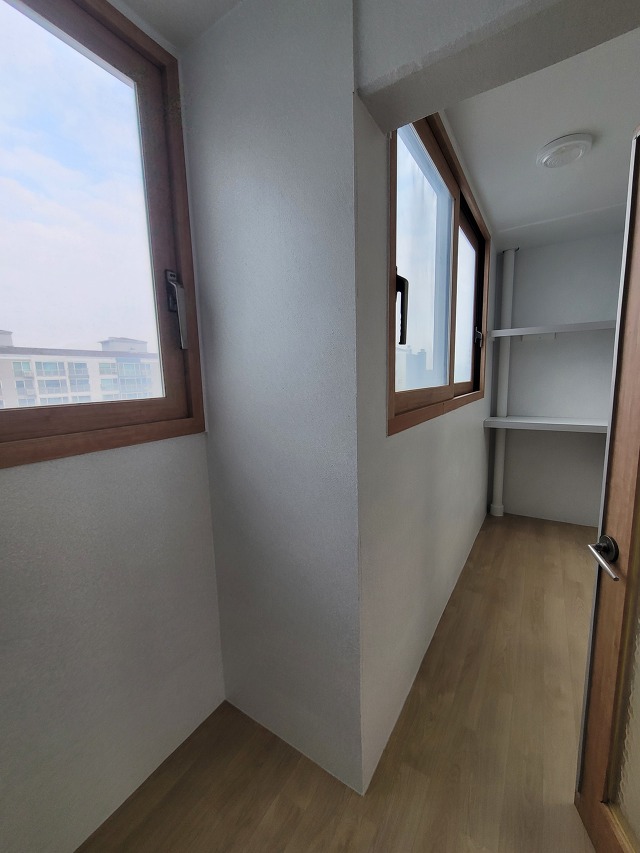1890351340_5bAKqWGd_c8fa3aa1389d199f56a20949cdd4816cfee7e4c4.jpg 이미지크게보기